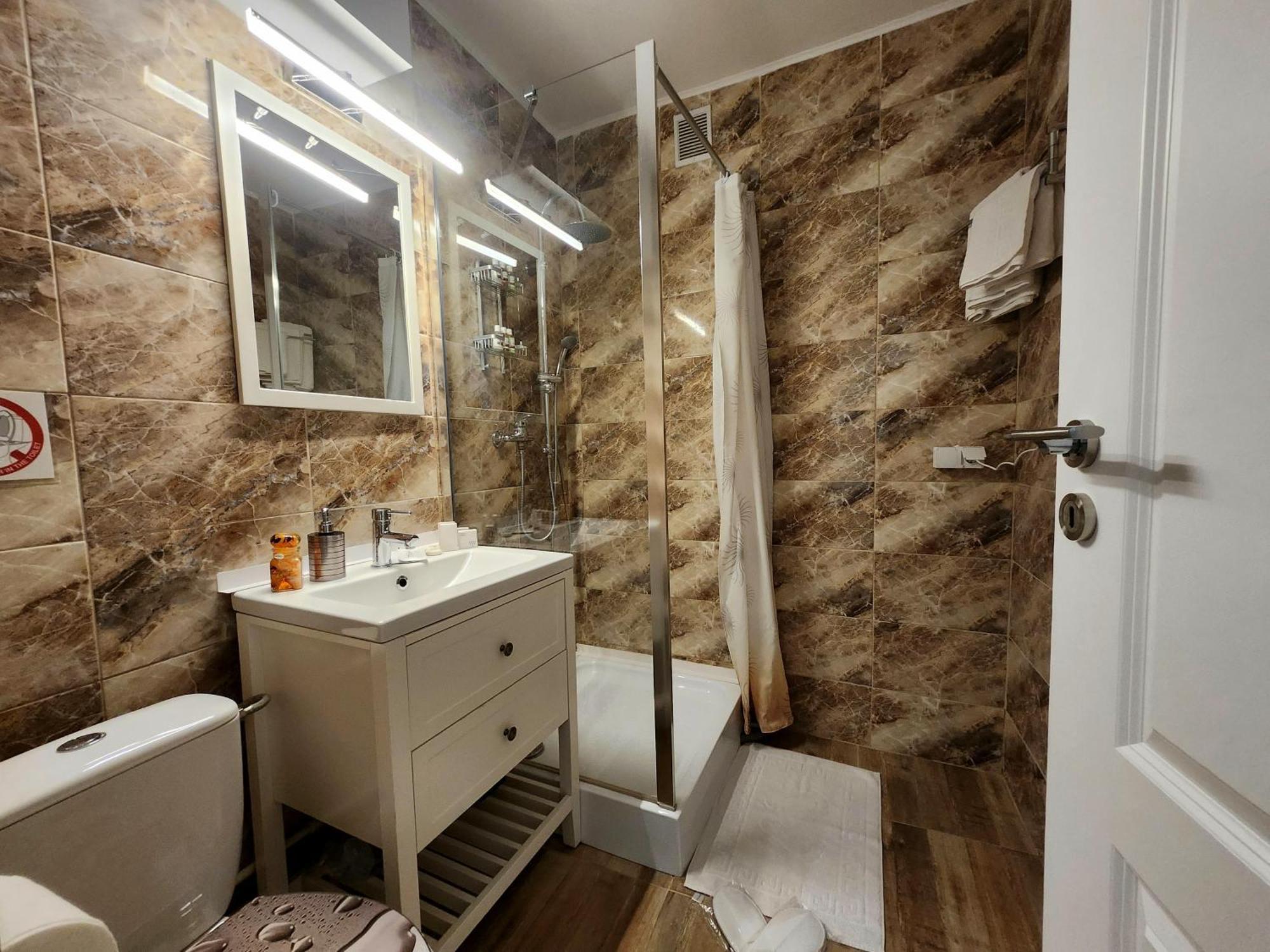 Apartament 3 Camere Palas ยาช ภายนอก รูปภาพ